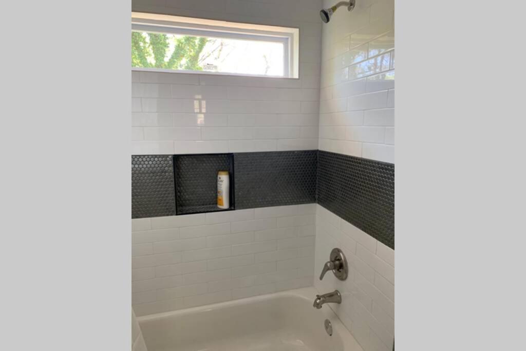 Modern Home:3 Bedroom;2.5 Bath Near M-Benz Stadium アトランタ エクステリア 写真